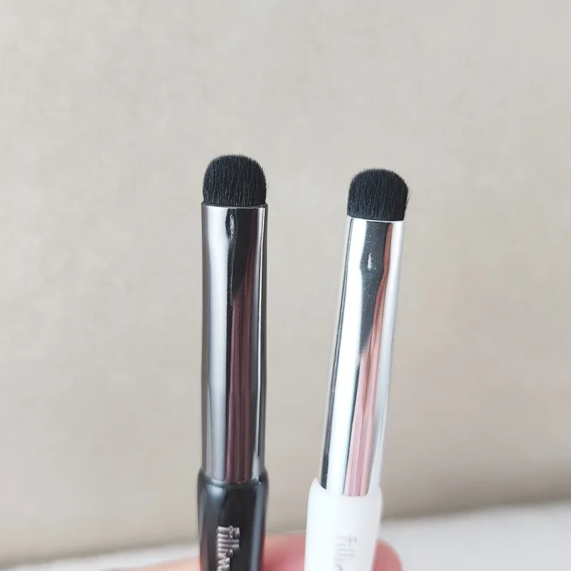 1pc batom mistura pincéis de maquiagem precisão sombra compõem escova abobadada pequena escova labial portátil com caso 931 sintético ha — image 4