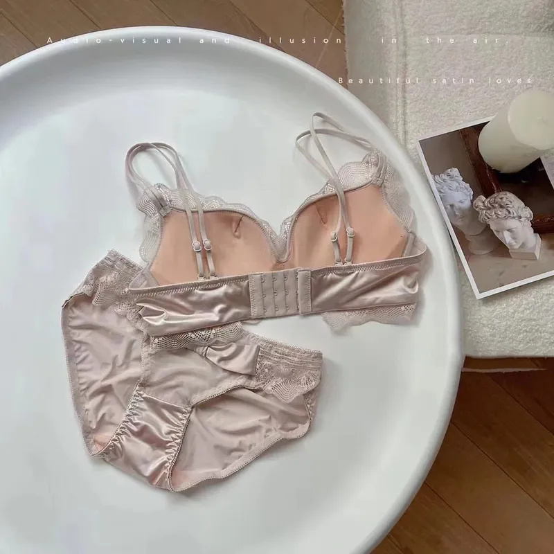Sexy renda cetim látex conjunto de roupa interior algodão fino respirável confortável pequenos seios lingerie ternos bonito íntimos sutiã traseiro