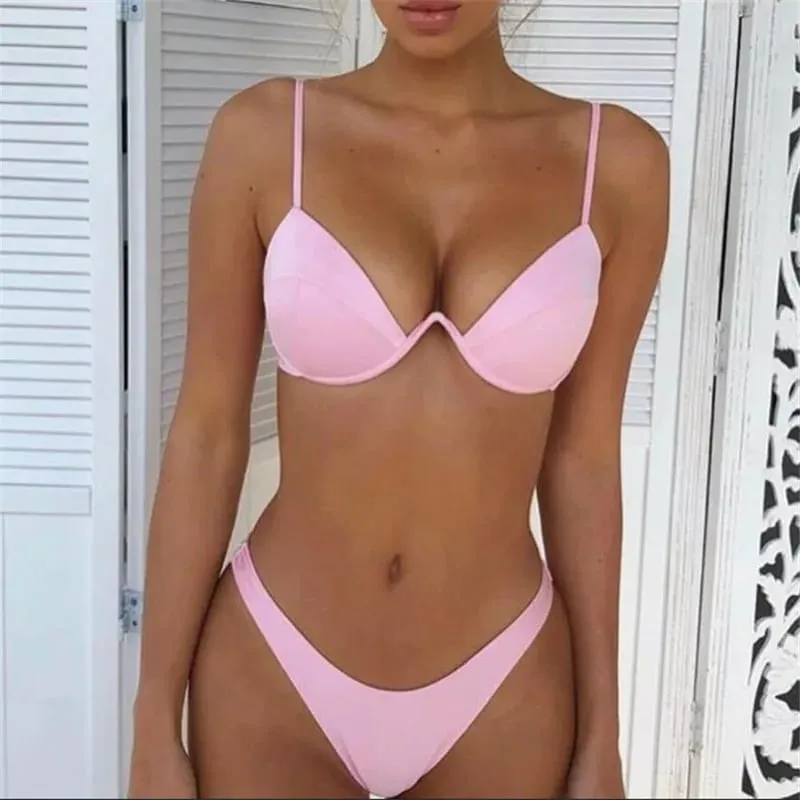 Feminino 2 pçs conjunto de biquíni cor sólida fio acolchoado em forma de v volta fivela sutiã triângulo cintura alta calcinha verão conjunto de natação roupa interior