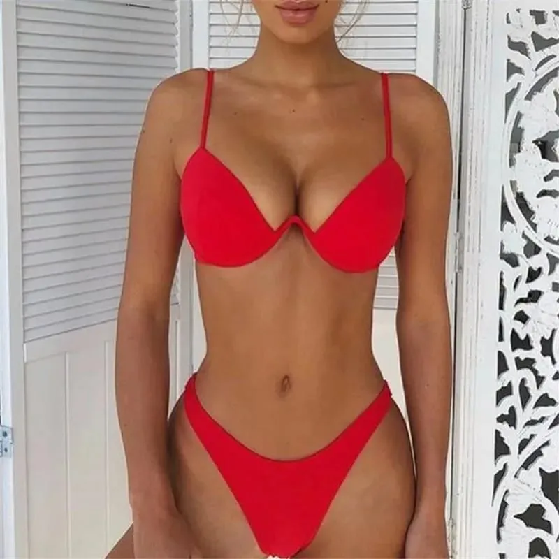 Feminino 2 pçs conjunto de biquíni cor sólida fio acolchoado em forma de v volta fivela sutiã triângulo cintura alta calcinha verão conjunto de natação roupa interior