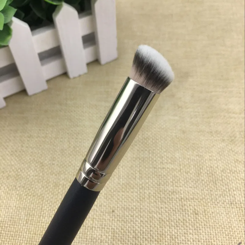 1 piece Angled Concealer Makeup brushes M270s Small partial Liquid Foundation Cream Make up brush Beauty Tools Cosmetics
