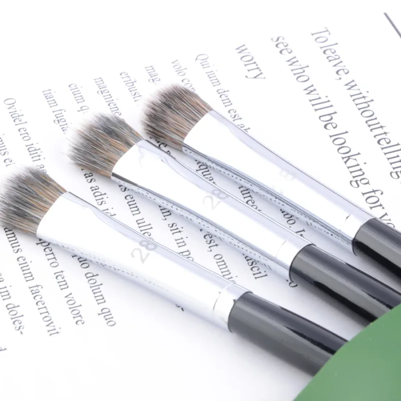 1 peça Pro creme sombra #28 Sombra Nariz sombra Pincéis de maquiagem para os olhos Pincel de maquiagem com cabo de madeira de cabelo sintético