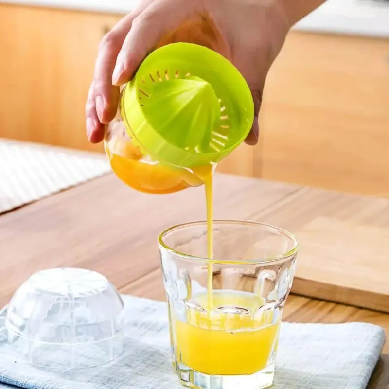 Espremedor de limão com tampa de plástico manual espremedor de limão laranja copo espremedor de frutas cítricas com bico ferramentas de frutas kc0130 — image 6