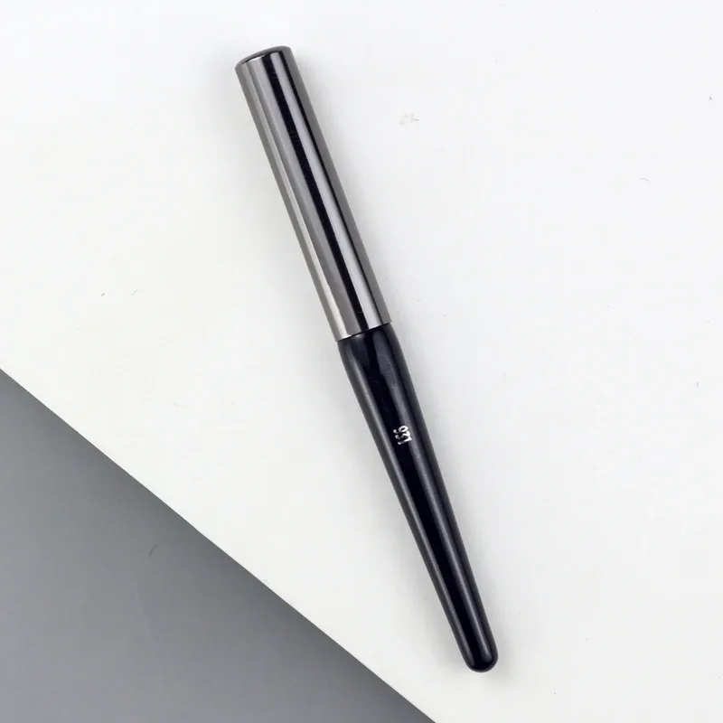 1pc batom mistura pincéis de maquiagem precisão sombra compõem escova abobadada pequena escova labial portátil com caso 931 sintético ha — image 2