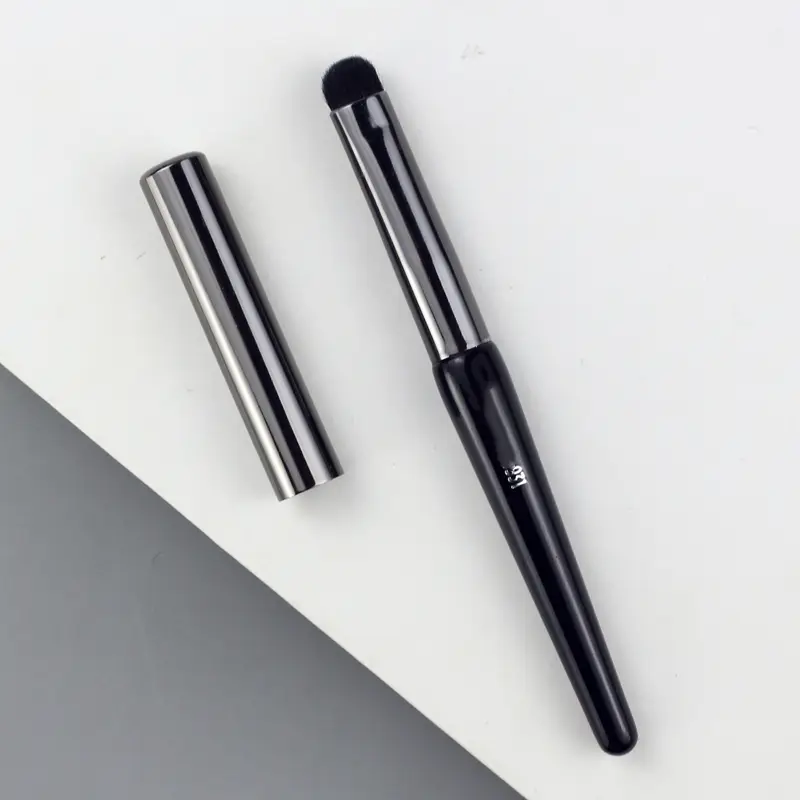 1pc batom mistura pincéis de maquiagem precisão sombra compõem escova abobadada pequena escova labial portátil com caso 931 sintético ha — image 1