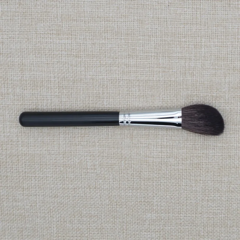 K167 Professional Handmade Makeup Brushes Soft Blue Squirrel Goat Hair Angled Contour Sculpting Brush Black Handle Make Up Brush