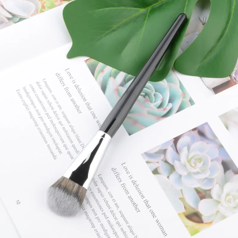 1 piece Pro Foundation #47 Powder foundation Makeup brushes Shadow Make up brush synthetic Hair wood handle