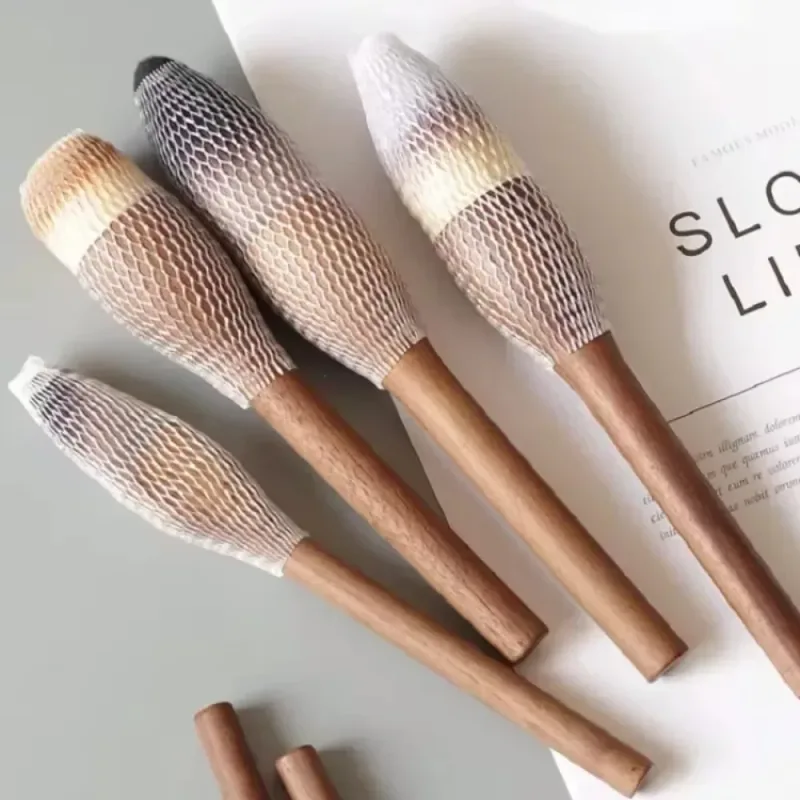 New Retro Wood Handle Makeup Brushes Super Soft Walnut Loose Powder Blush Foundation Contour Brush Cosmetic Makeup Tools
