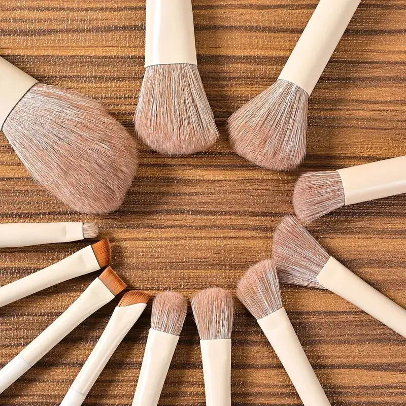 Conjunto de pincéis de maquiagem com 12 peças - cerdas de nylon de alta qualidade inclui pincéis para olhos e pó para blush e base
