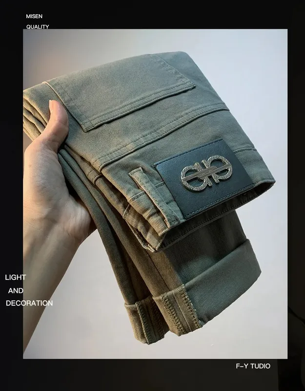 Calças de brim masculinas de luxo leve 2025 verão fino estiramento cônico pequeno perna reta casual versátil denim calças de cor sólida