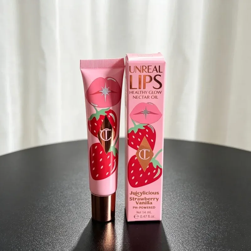Charlotte Tilbury Lip Gloss Moisturizing Hydrating Silky Exfoliating Long-lasting Concealing Everyday Cosmetics With Packaging — image 8