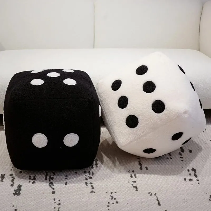 Travesseiro de dados divertido de 25cm, brinquedo de pelúcia macio, preto e branco, adereços de jogo, comparar tamanhos, presente engraçado para entretenimento de festa