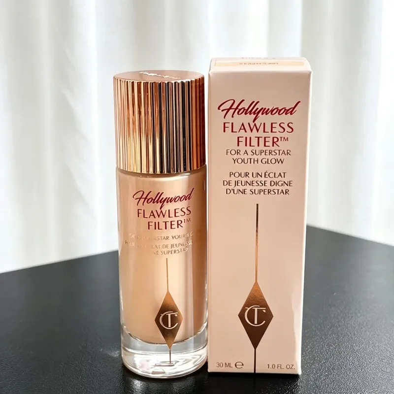 Charlotte Tilbury Cosmetics Flawless Liquid Highlighter Moisturises Skin Luxury Palette Satin-matte Shimmer Metallic Finishes
