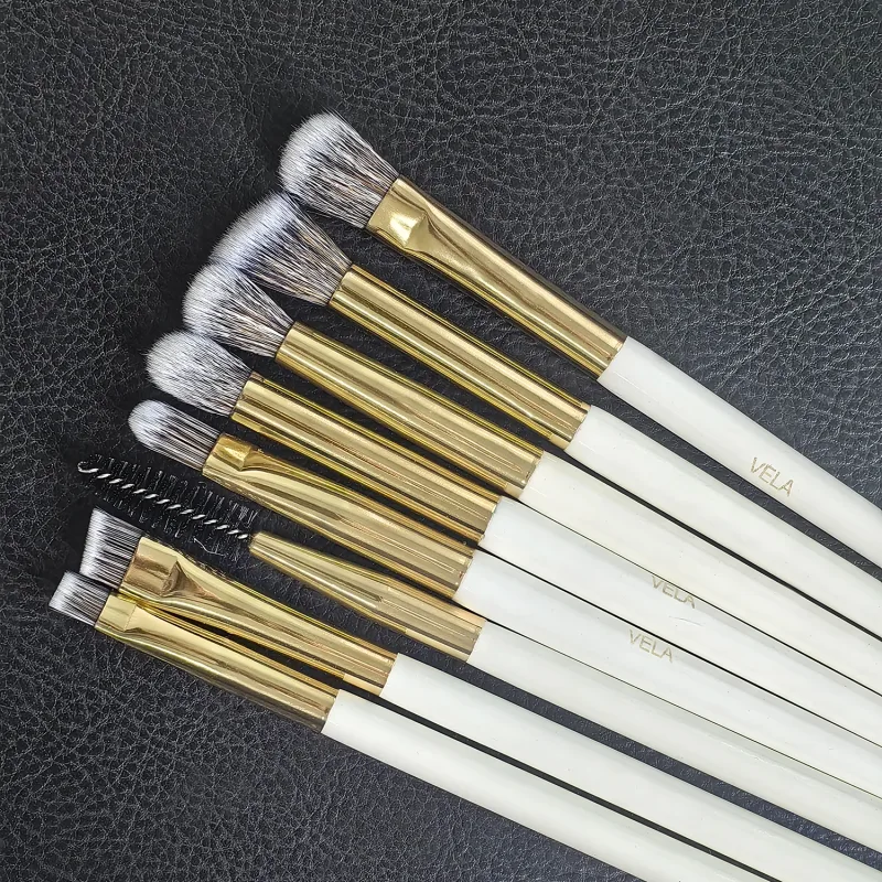 專業化妝刷套裝 8 件混合遮瑕輪廓眼影眼線眉毛睫毛美容塗抹器工具套件 — image 4