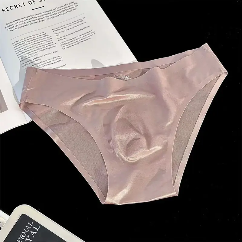 Men Ice Silk Briefs Ultra-thin Seamless Sexy Panties Quick Drying U Bulge Pouch Breathable Underwear Luxury Glossy Underpants