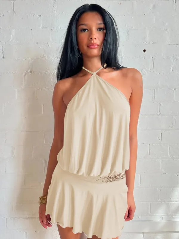 Hugcitar moda feminina halter sólido sem costas retalhos renda bandagem sexy mini vestido 2025 roupas de verão férias festa clube
