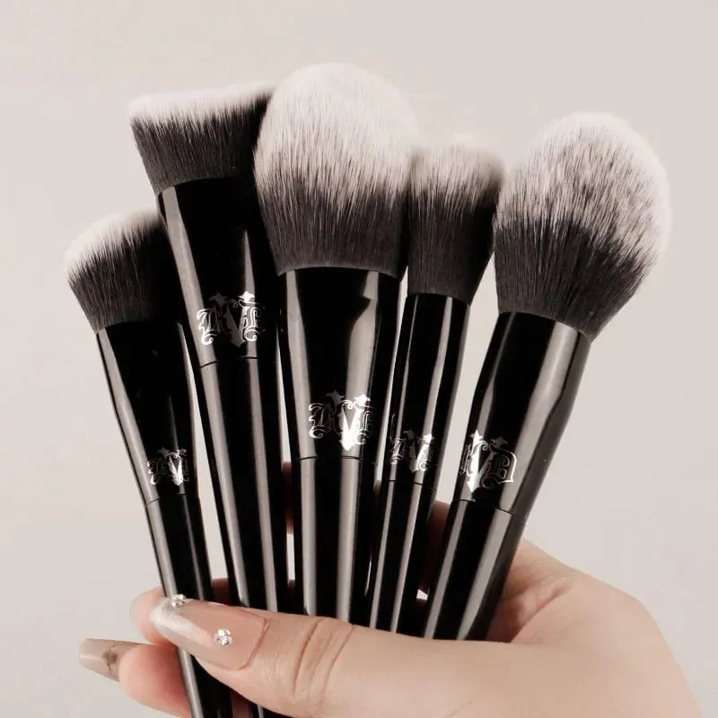 Kat Von D Conjunto de pincéis de maquiagem e kit para base, blush, destaque, corretivo, escultura em pó, sombra, pincel de maquiagem de marca KVD