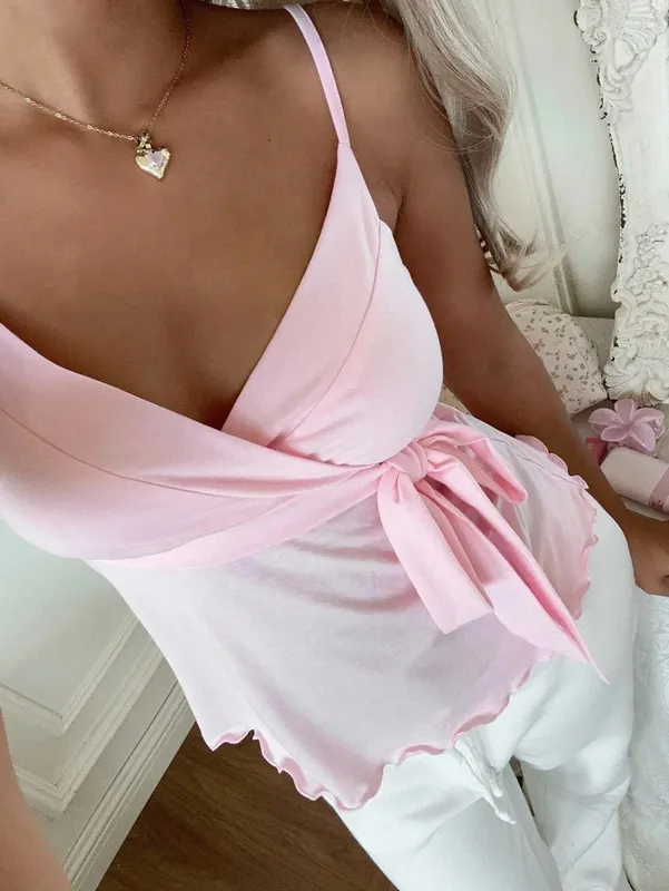 Feminino sexy sem costas lado tie-strap decoração com decote em v ruched hem cami topo casual fino ajuste cor sólida a linha topo verão 2026