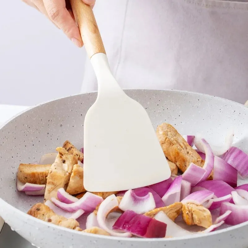 2/12 pçs conjunto de utensílios de cozinha de silicone branco com alça de madeira espátula de panelas resistente ao calor antiaderente ferramentas de cozinha — image 4