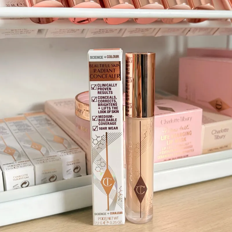 Charlotte Tilbury CT Highlighter Foundation Continuously Texture of The Makeup Hydrating Concealer Brightens Powder Compact