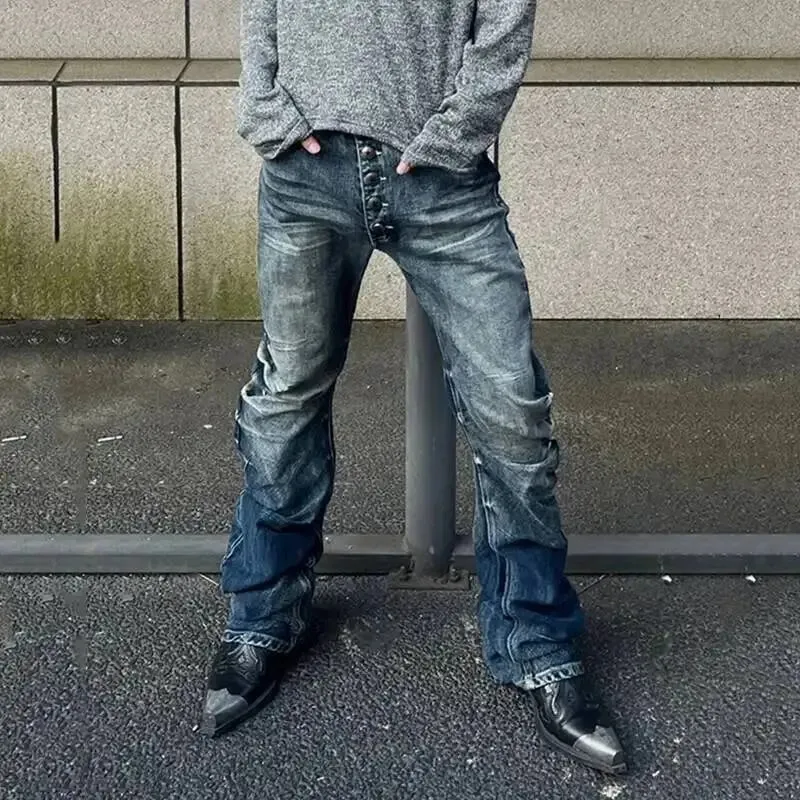 Calça jeans masculina estilo americano, botão de lavagem, design plissado, jeans solto, cor contrastante, casual, fundo masculino, vintage 4k5156