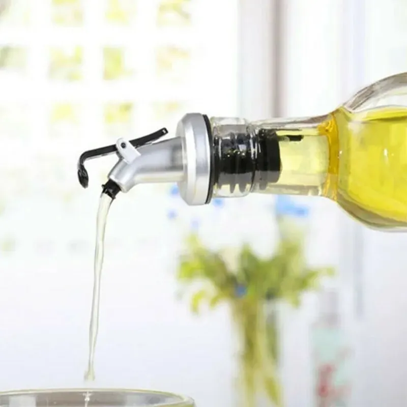 Garrafa dispensadora de azeite com tampa de vinho à prova de vazamento projetada para despejar bico de vinagre, molho de vinho ou salada, dispensador de garrafa de molho