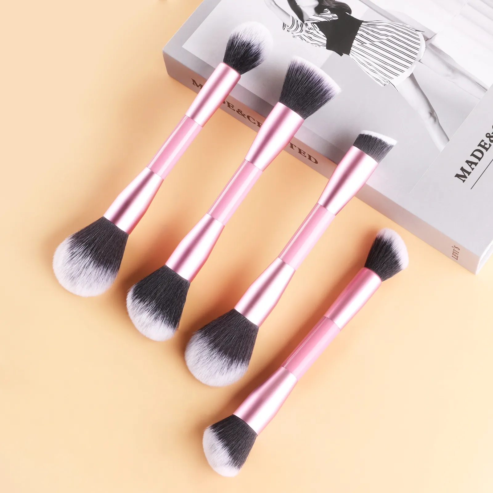 Conjunto de pincéis de maquiagem de ponta dupla rosa, 4 unidades, fácil aderência, cabo de plástico, sombra e pincéis de pó soltos