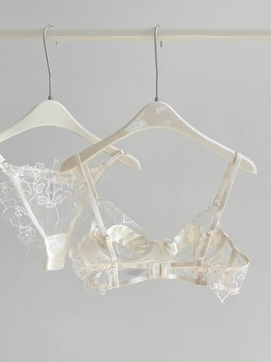 Conjunto de lingerie de renda romântica malha transparente ultrafino macio minimizador para busto completo e push-up para busto pequeno