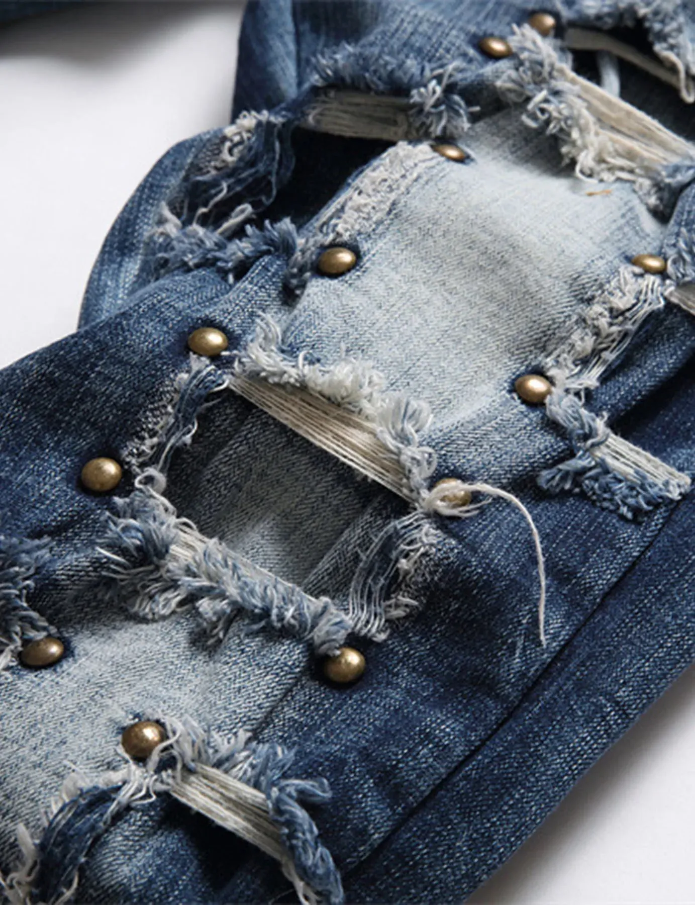 Novo punk jeans masculino com contas de unhas múltiplos buracos retalhos estilo mendigo moda masculina rua personalidade pequena reta