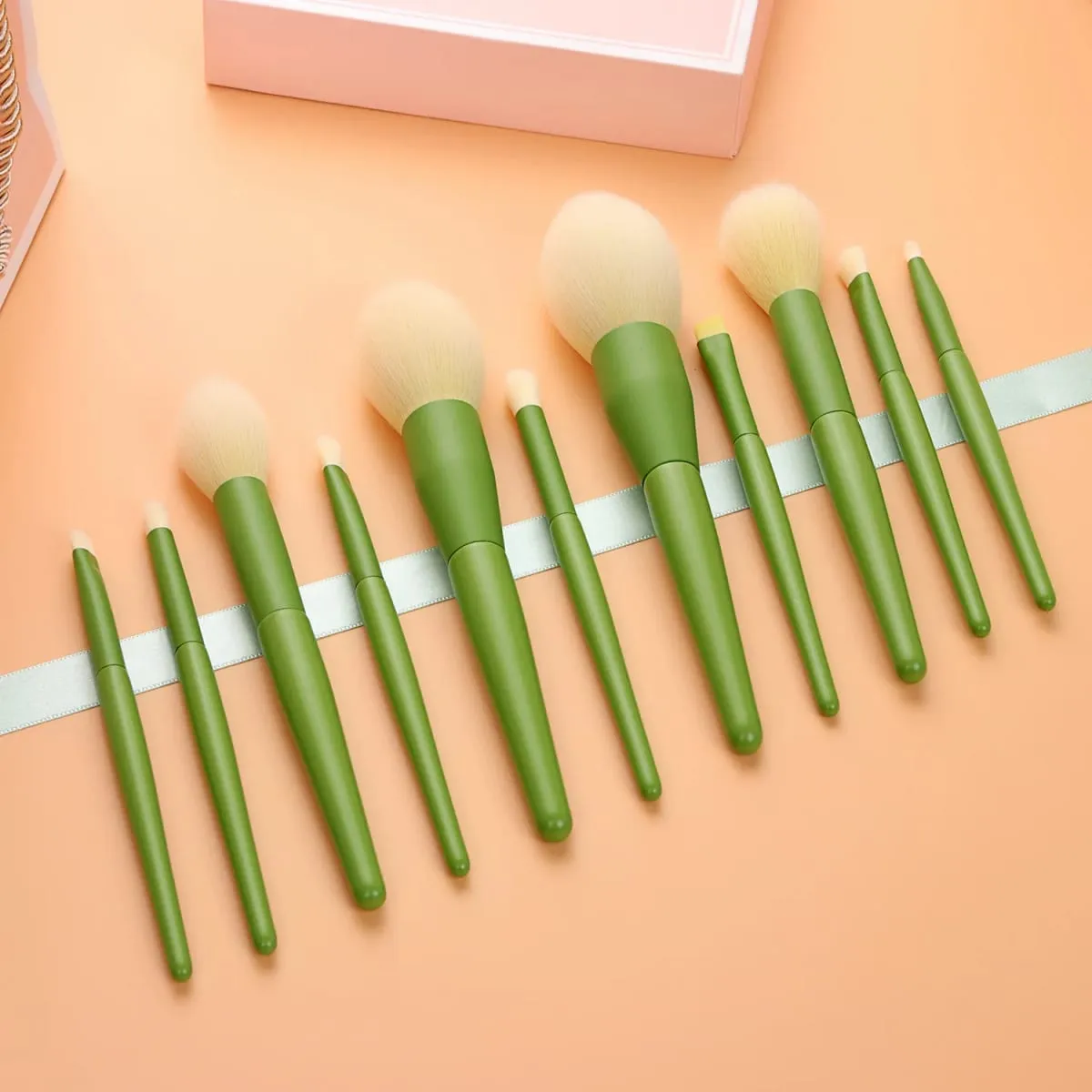 11 件綠柄化妝刷軟毛適用於粉紅腮紅粉底眼影化妝工具