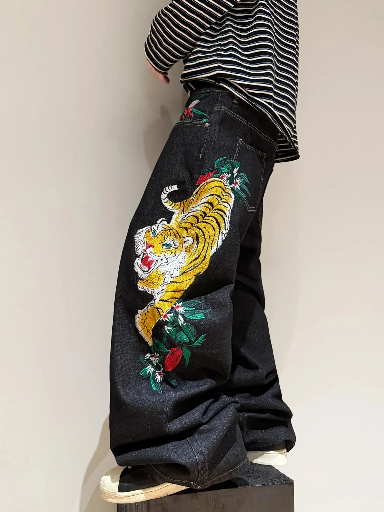 Jean noir ample à jambes larges pour hommes, pantalon droit polyvalent, Design de broderie de tigre rétro américain Y2K Street Hip-Hop tendance polyvalent