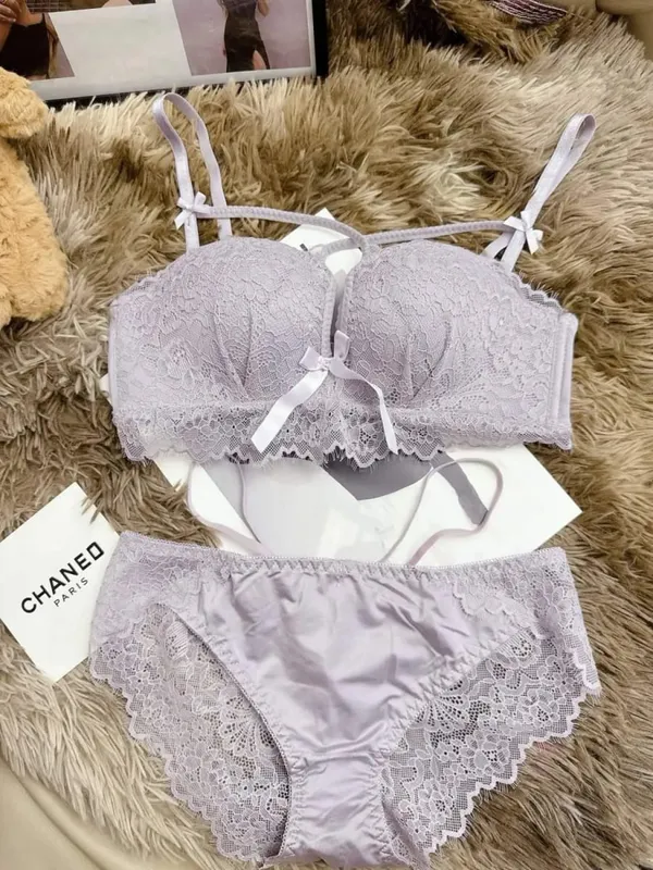 Push Up Bra for Small Bust - French Chic Lace Bralette Set Wireless Comfort Support Anti-Sag Underwear for Petite Women