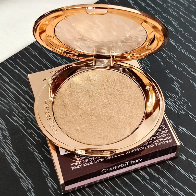 Charlotte micro leve pó almofada de ar pequena placa de ouro ajuste em pó 2 cores pó blush essência óleo tilbury cosméticos