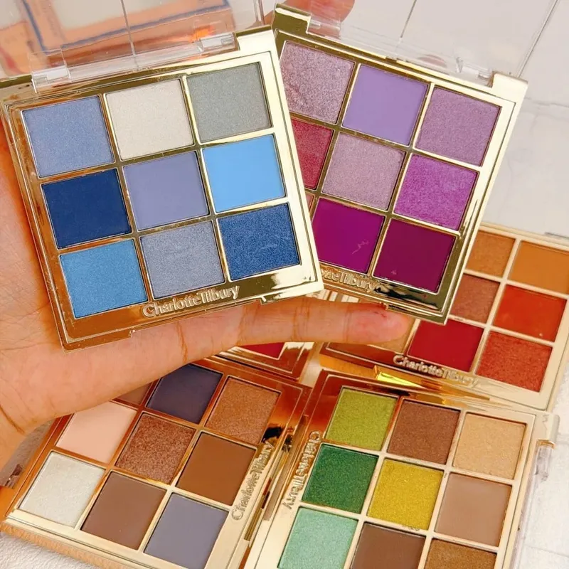 Charlotte Tilbury Hollywood Flawless Liquid Highlighter hidrata a pele Paleta luxuosa com acabamentos metálicos brilhantes e acetinados
