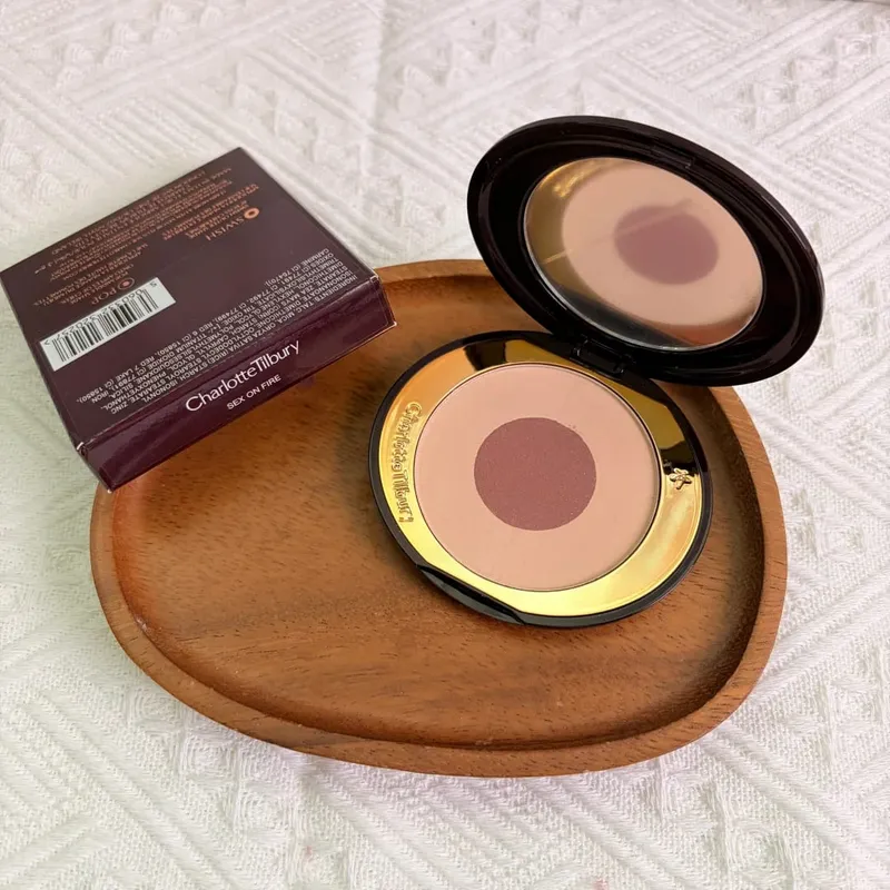 Charlotte Tilbury Setting Powder Compact Lip Gloss Foundation Two-tone Blush Eyeshadow Palette Lightweight Delicate Long-lasting