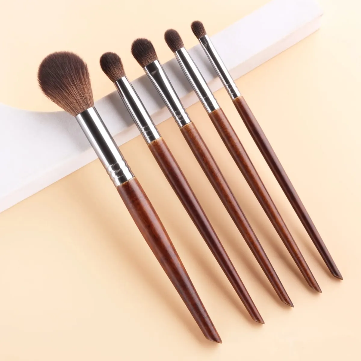 5pcs 천연 메이크업 브러쉬 세트 아이섀도 마퀼라주 메이크업 브러쉬 블렌딩을 위한 브러쉬 키트 메이크업 — image 2