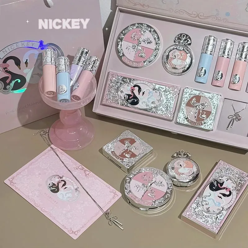 Conjuntos de maquiagem facial incluem 4 gloss, 1 blush, 1 pó prensado, 1 paleta de sombras, 1 paleta de contorno com colar, presente