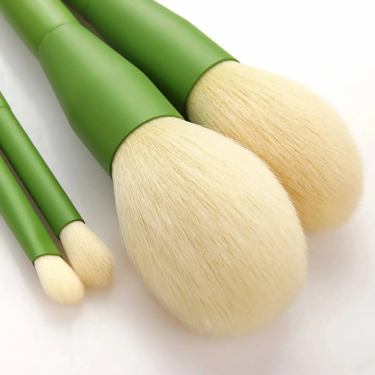11 件綠柄化妝刷軟毛適用於粉紅腮紅粉底眼影化妝工具