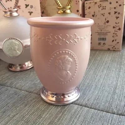 Laduree Queens Brush Holders White Pink Luxurious Makeup Brushes Cylinders Storage Containers