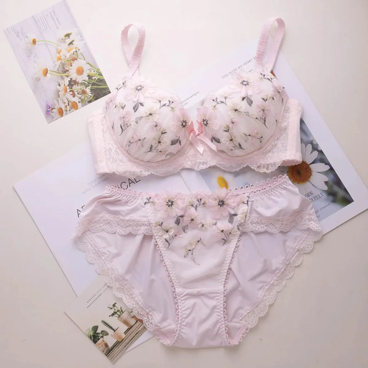 Conjunto de sutiã feminino bordado fino estilo japonês com armação macia doce fofo copo grande sutiã e calcinha conjunto de lingerie