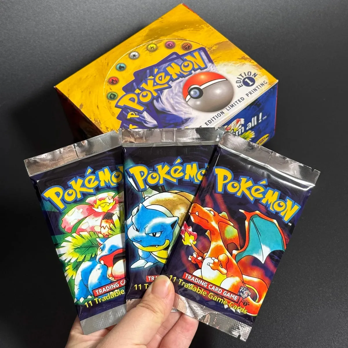 1ST Edition Base Set 1999 Booster Pack TCG Base Set Unlimited Game Cards Pokemon Charizard Blastoise Venusaur PTCG Collectible