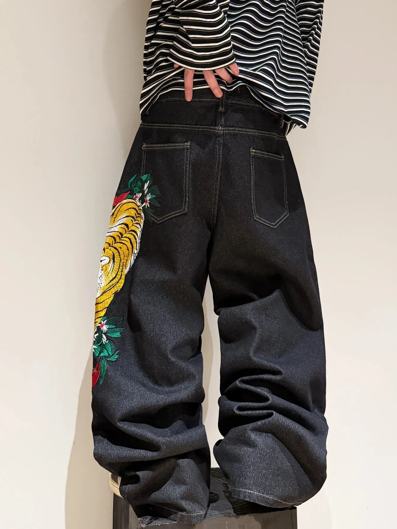 Jean noir ample à jambes larges pour hommes, pantalon droit polyvalent, Design de broderie de tigre rétro américain Y2K Street Hip-Hop tendance polyvalent