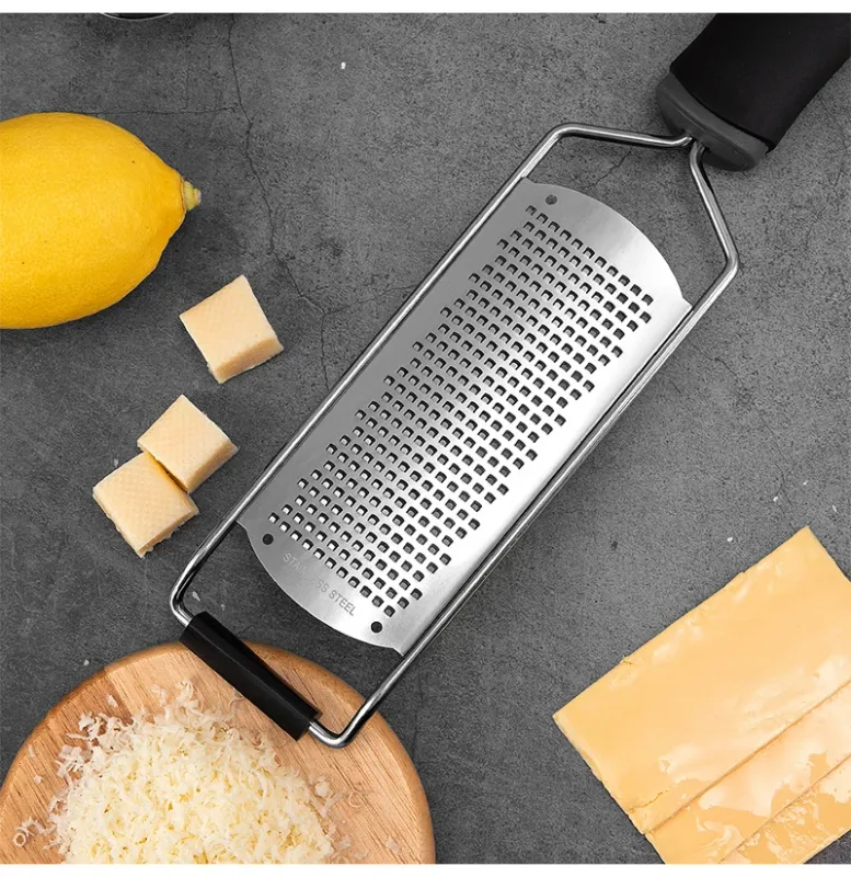 Ralador de queijo de aço inoxidável 304, triturador de cozinha multiuso para queijo duro, vegetais, chocolate, gengibre e raspas à prova de ferrugem