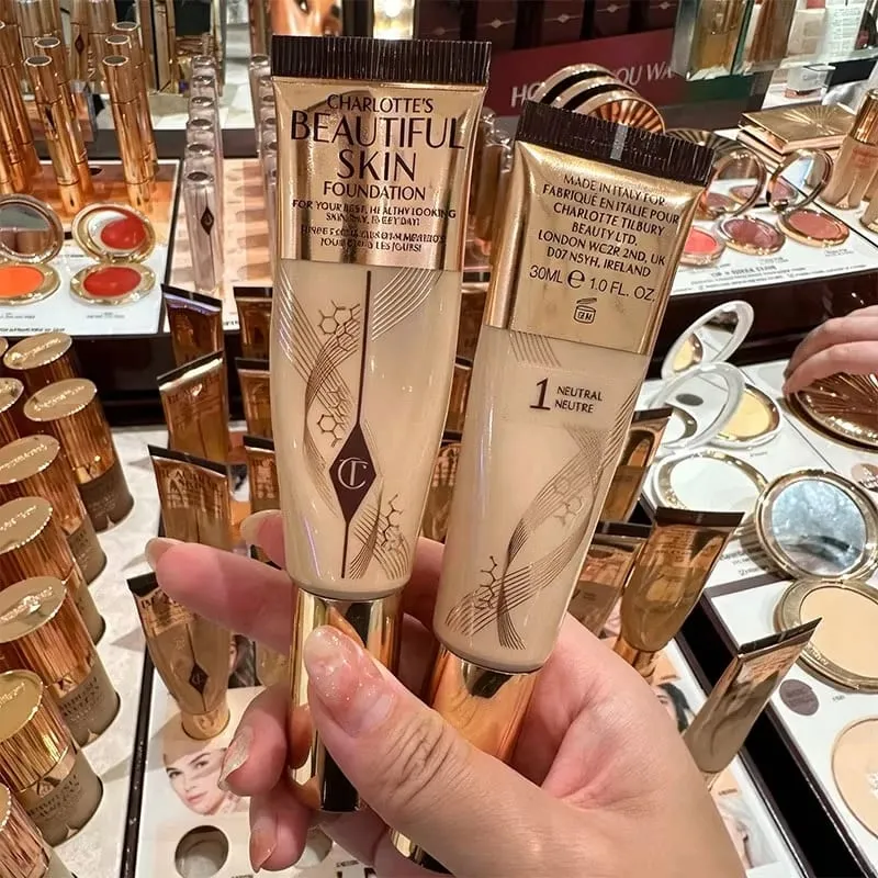 Charlotte Tilbury 玻尿粉底保濕中等遮瑕自然光澤 16 小時耐磨提亮遮瑕黑眼圈