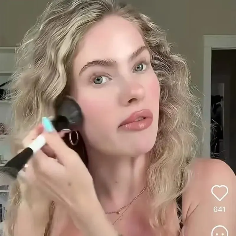 Kit de pincéis de cerdas macias para blush e iluminador, ferramentas cosméticas faciais impecáveis ​​e macias, F1 F2 F3 F4 Pro, pincéis de maquiagem para mistura facial