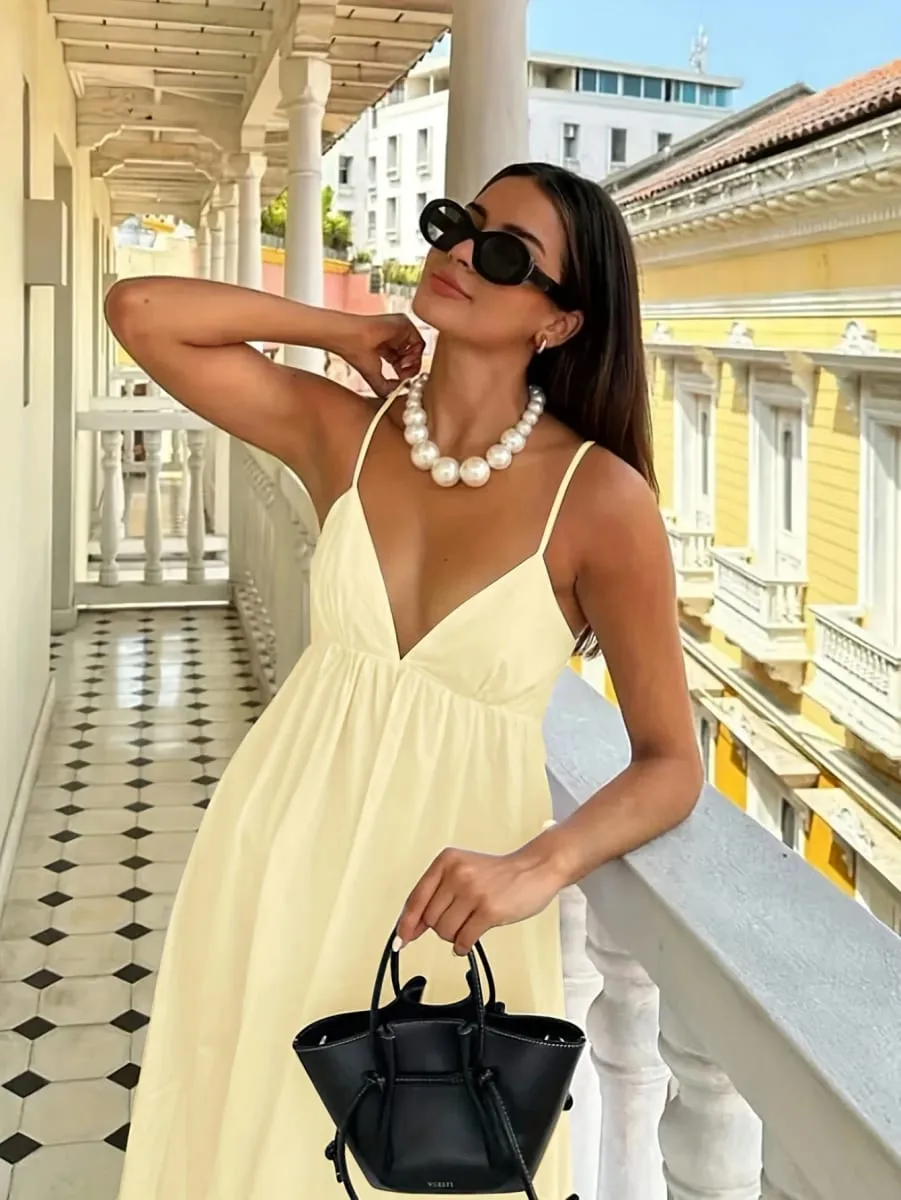 Vestido feminino de alça fina sem costas de cor sólida para férias de verão