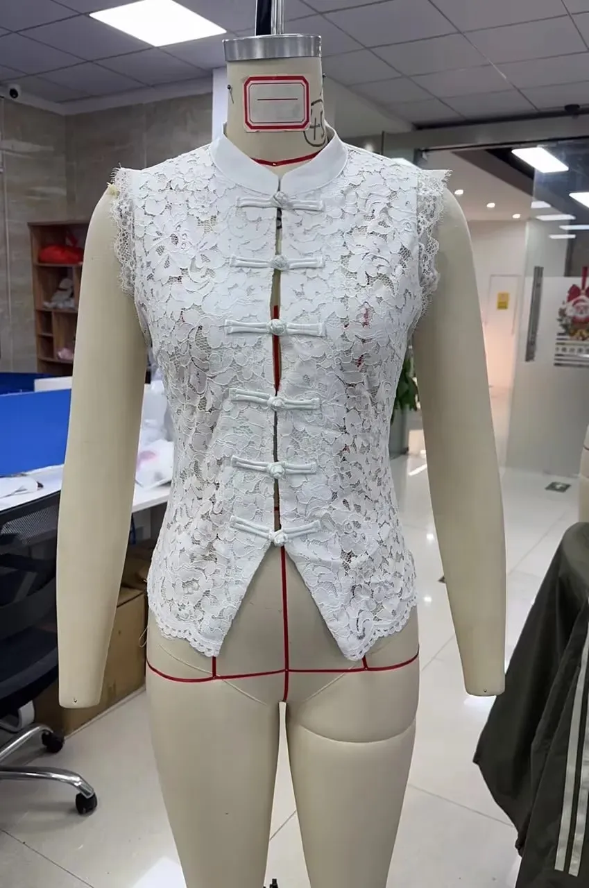 Y2K Aesthetic Solid Color Lace Crop Top Sleeveless Chinese Frog Button Vest Women's Summer Party Streetwear — image 10