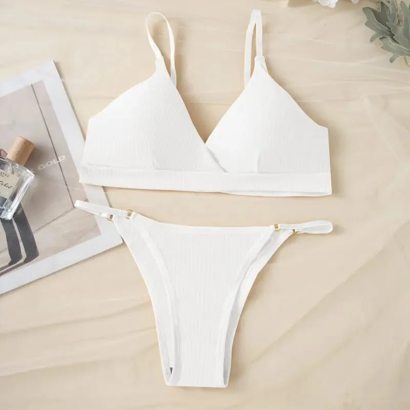 Mulheres com nervuras triângulo sutiã e calcinha conjunto sem fio com decote em v cinta fina sutiã cintura baixa briefs senhoras almofadas removíveis conjunto de lingerie