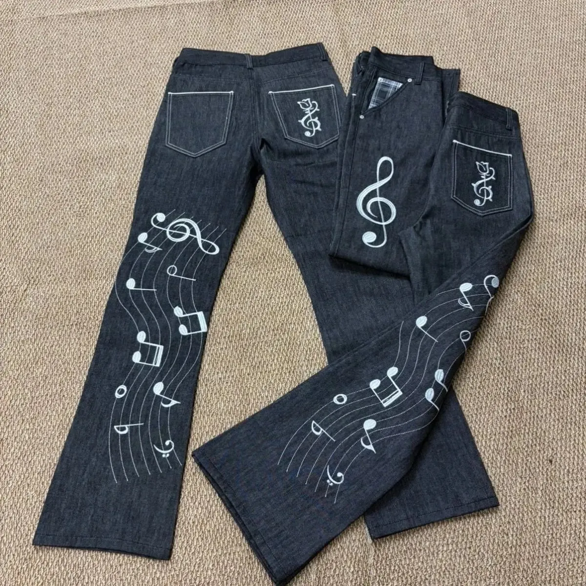 Note 玫瑰刺繡原色牛仔褲男女通用 1021M 版小喇叭高街穿直筒牛仔褲疊穿長褲男