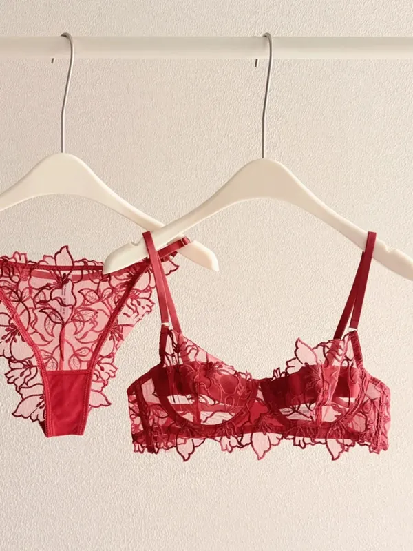 Conjunto de lingerie de renda romântica malha transparente ultrafino macio minimizador para busto completo e push-up para busto pequeno